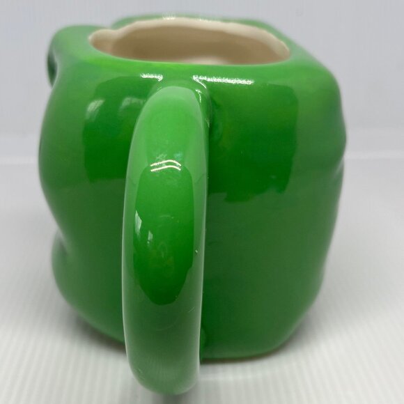 Silver Buffalo Marvel's The Hulk Hand 3D Sculpted Ceramic Mug, 20-Ounces - Picture 4 of 6